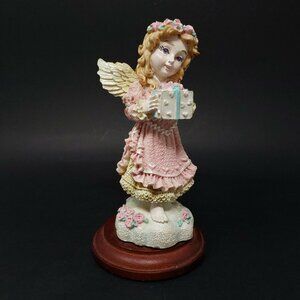 House of Lloyd Giving Angel 6" Christmas Around the World 1996 Vintage Figurine